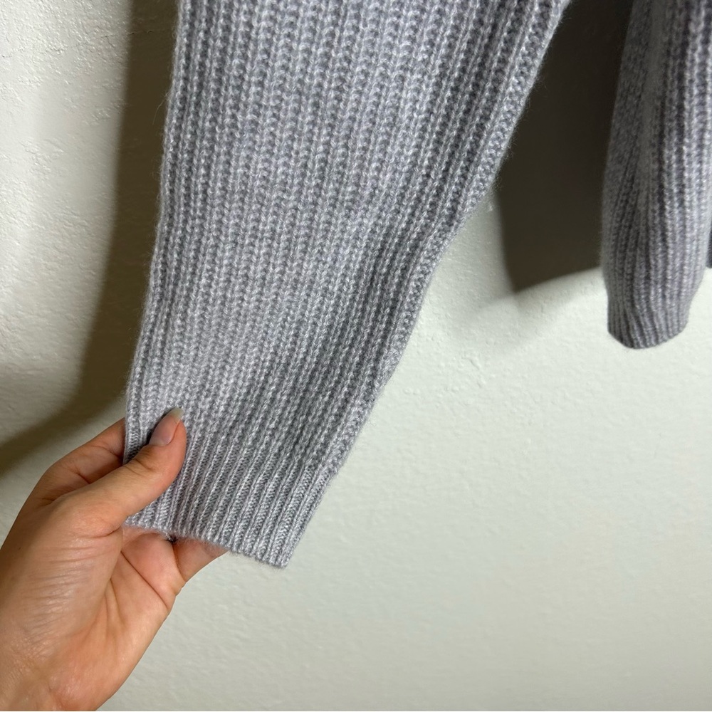 NWT 100% Cashmere Textured Ribbed V - Neck Pullover Gray Sweater Size XS - Picture 12 of 16
